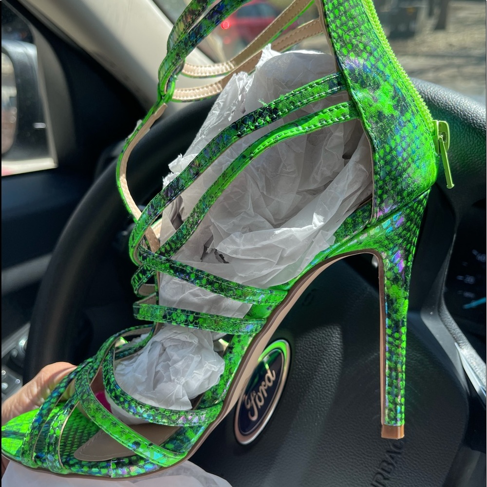 Privilege shoe